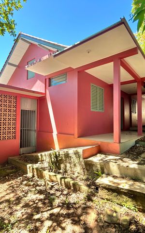 Casa à venda com 163m², 3 quartos e 2 vagasFachada