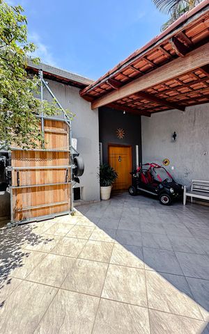 Casa à venda com 180m², 2 quartos e 2 vagas Casa à venda com 180m², 2 quartos e 2 vagasGaragem