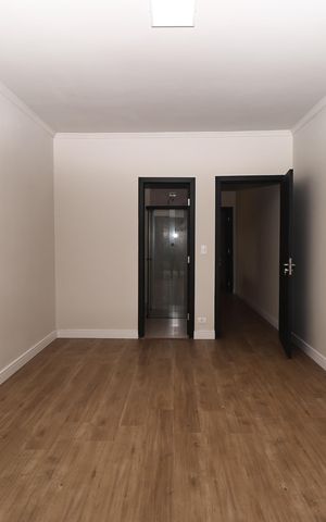 Casa à venda com 280m², 5 quartos e 2 vagas Casa à venda com 280m², 5 quartos e 2 vagasSuíte 2