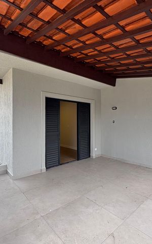 Casa à venda com 280m², 5 quartos e 2 vagas Casa à venda com 280m², 5 quartos e 2 vagasVaranda da Suíte 2