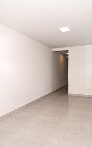 Casa à venda com 280m², 5 quartos e 2 vagas Casa à venda com 280m², 5 quartos e 2 vagasCozinha