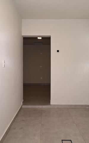 Casa à venda com 280m², 5 quartos e 2 vagas Casa à venda com 280m², 5 quartos e 2 vagasLavanderia