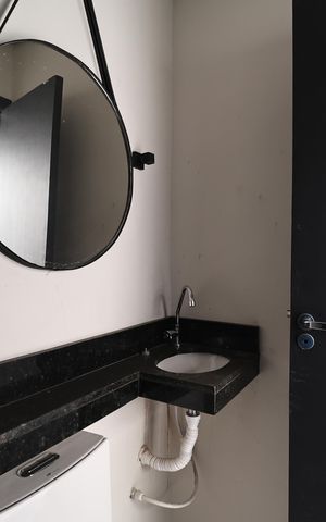 Casa à venda com 280m², 5 quartos e 2 vagas Casa à venda com 280m², 5 quartos e 2 vagasBanheiro Social