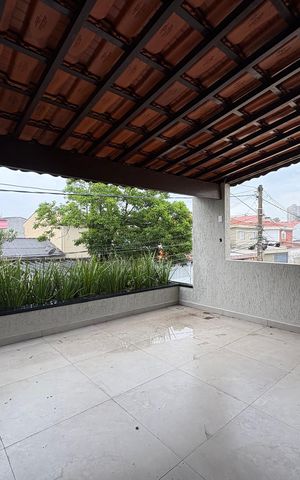 Casa à venda com 280m², 5 quartos e 2 vagas Casa à venda com 280m², 5 quartos e 2 vagasVaranda da Suíte 2
