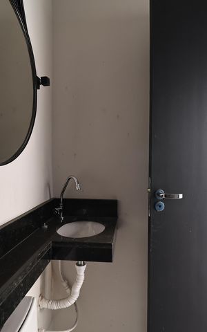 Casa à venda com 280m², 5 quartos e 2 vagas Casa à venda com 280m², 5 quartos e 2 vagasBanheiro Social