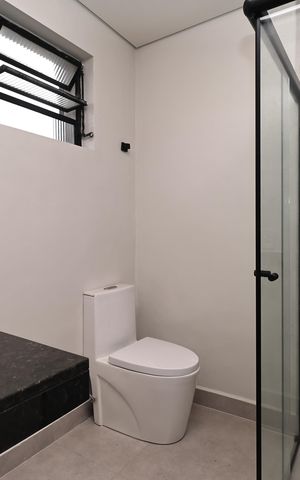 Casa à venda com 280m², 5 quartos e 2 vagas Casa à venda com 280m², 5 quartos e 2 vagasBanheiro da Suíte 2