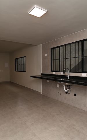Casa à venda com 280m², 5 quartos e 2 vagas Casa à venda com 280m², 5 quartos e 2 vagasCozinha