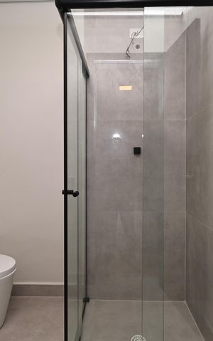 Casa à venda com 280m², 5 quartos e 2 vagas Casa à venda com 280m², 5 quartos e 2 vagasBanheiro da Suíte 2