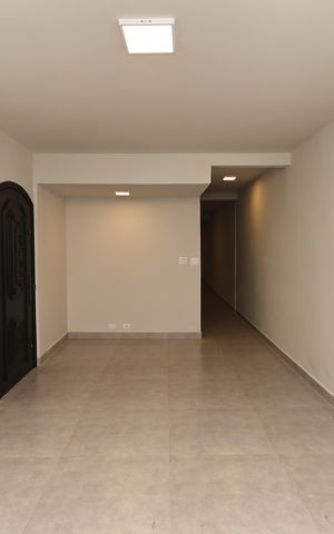 Casa à venda com 280m², 5 quartos e 2 vagas Casa à venda com 280m², 5 quartos e 2 vagasSala