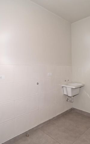 Casa à venda com 280m², 5 quartos e 2 vagas Casa à venda com 280m², 5 quartos e 2 vagasLavanderia