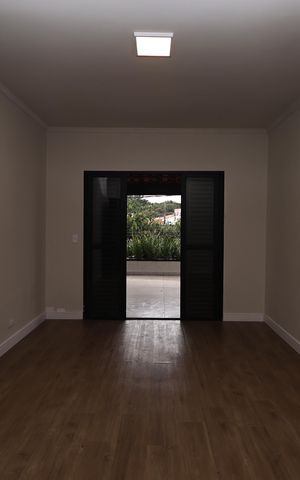 Casa à venda com 280m², 5 quartos e 2 vagas Casa à venda com 280m², 5 quartos e 2 vagasSuíte 2