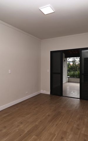 Casa à venda com 280m², 5 quartos e 2 vagas Casa à venda com 280m², 5 quartos e 2 vagasSuíte 2