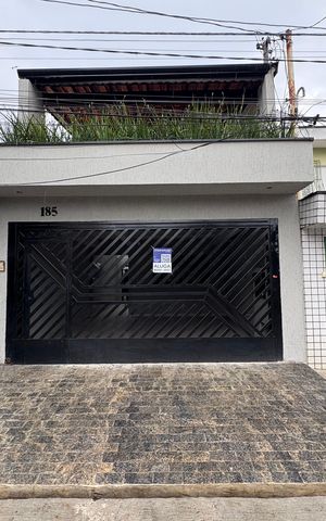 Casa à venda com 280m², 5 quartos e 2 vagas Casa à venda com 280m², 5 quartos e 2 vagasFachada + plaquinha