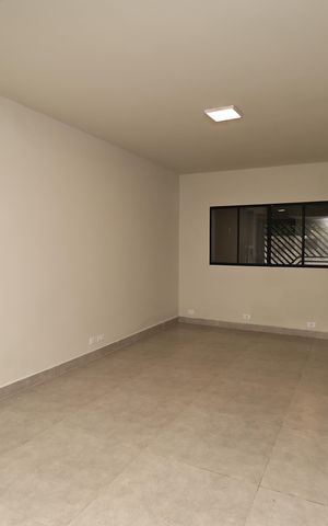Casa à venda com 280m², 5 quartos e 2 vagas Casa à venda com 280m², 5 quartos e 2 vagasSala