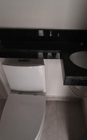 Casa à venda com 280m², 5 quartos e 2 vagas Casa à venda com 280m², 5 quartos e 2 vagasBanheiro Social