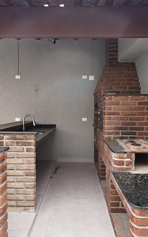 Casa à venda com 280m², 5 quartos e 2 vagas Casa à venda com 280m², 5 quartos e 2 vagasVaranda gourmet