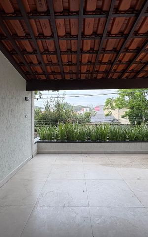 Casa à venda com 280m², 5 quartos e 2 vagas Casa à venda com 280m², 5 quartos e 2 vagasVaranda da Suíte 2