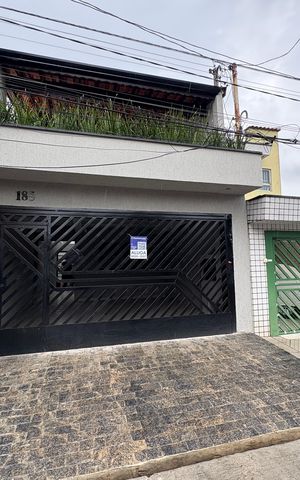 Casa à venda com 280m², 5 quartos e 2 vagas Casa à venda com 280m², 5 quartos e 2 vagasFachada + plaquinha