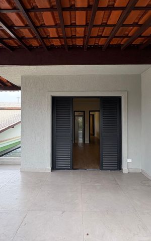Casa à venda com 280m², 5 quartos e 2 vagas Casa à venda com 280m², 5 quartos e 2 vagasVaranda da Suíte 2