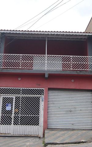 Casa à venda com 200m², 3 quartos e 2 vagasFachada/Placa