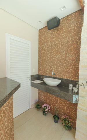 Casa de condomínio à venda com 200m², 4 quartos e 5 vagas