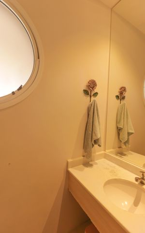 Casa de condomínio à venda com 200m², 4 quartos e 5 vagas