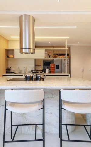 Apartamento à venda com 136m², 3 quartos e 2 vagas Apartamento à venda com 136m², 3 quartos e 2 vagasCozinha