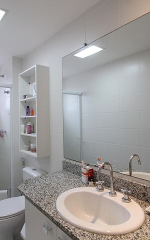 Casa de condomínio à venda com 166m², 4 quartos e 2 vagasBanheiro Social 1
