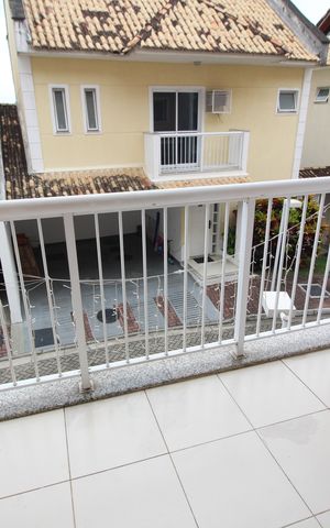 Casa de condomínio à venda com 166m², 4 quartos e 2 vagasVaranda