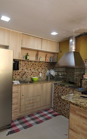 Casa de condomínio à venda com 166m², 4 quartos e 2 vagasChurrasqueira