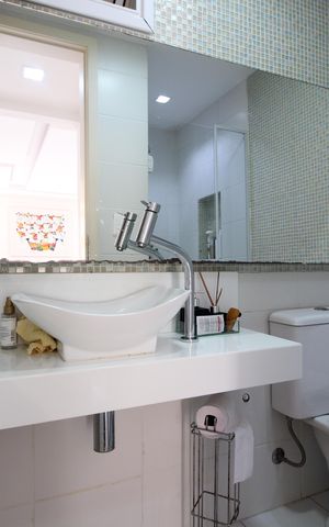 Casa de condomínio à venda com 166m², 4 quartos e 2 vagasBanheiro Social 2
