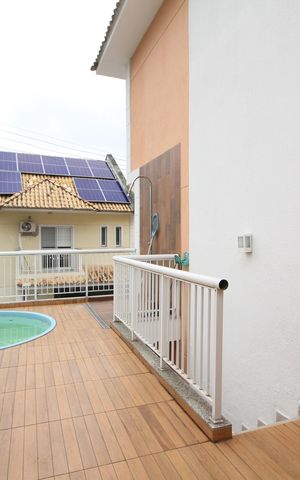 Casa de condomínio à venda com 166m², 4 quartos e 2 vagasÁrea Externa
