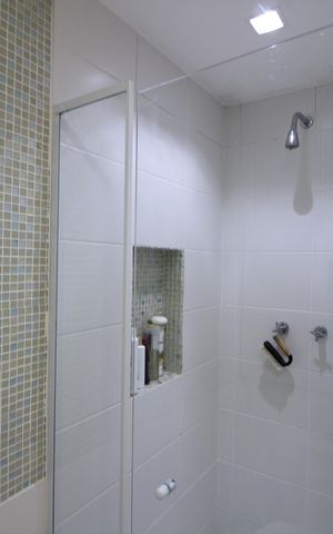 Casa de condomínio à venda com 166m², 4 quartos e 2 vagasBanheiro Social 2