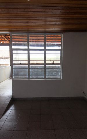 Casa para alugar com 300m², 4 quartos e 2 vagas Casa para alugar com 300m², 4 quartos e 2 vagasSala