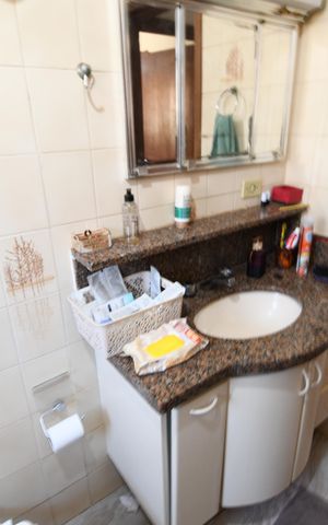 Casa à venda com 169m², 3 quartos e 3 vagasBanheiro 1