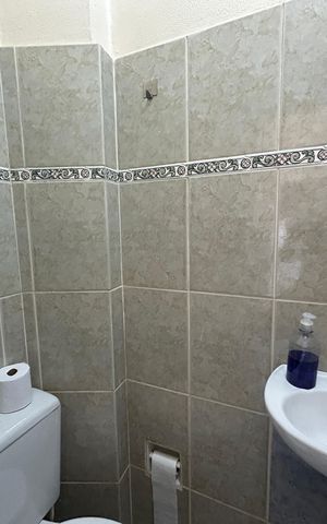 Casa à venda com 145m², 4 quartos e 1 vagaBanheiro 2