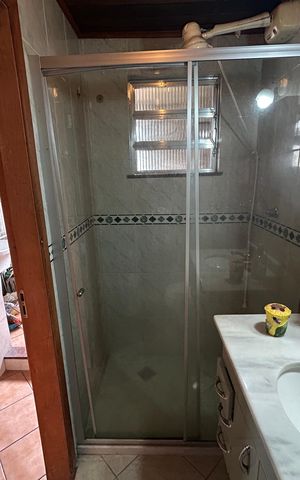 Casa à venda com 145m², 4 quartos e 1 vagaBanheiro 3