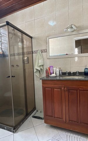 Casa à venda com 145m², 4 quartos e 1 vagaBanheiro 1