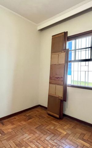 Casa à venda com 219m², 3 quartos e 2 vagas Casa à venda com 219m², 3 quartos e 2 vagasQuarto 3