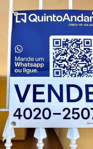 Casa à venda com 219m², 3 quartos e 2 vagas Casa à venda com 219m², 3 quartos e 2 vagasPlaquinha