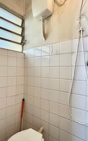 Casa à venda com 219m², 3 quartos e 2 vagas Casa à venda com 219m², 3 quartos e 2 vagasBanheiro de serviço
