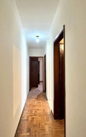 Casa à venda com 219m², 3 quartos e 2 vagas Casa à venda com 219m², 3 quartos e 2 vagasCorredor