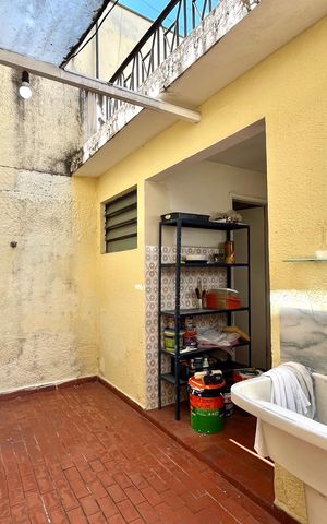 Casa à venda com 219m², 3 quartos e 2 vagas Casa à venda com 219m², 3 quartos e 2 vagasÁrea de Serviço