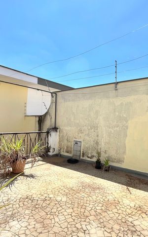 Casa à venda com 219m², 3 quartos e 2 vagas Casa à venda com 219m², 3 quartos e 2 vagasÁrea externa