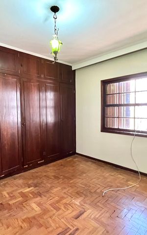 Casa à venda com 219m², 3 quartos e 2 vagas Casa à venda com 219m², 3 quartos e 2 vagasQuarto 2
