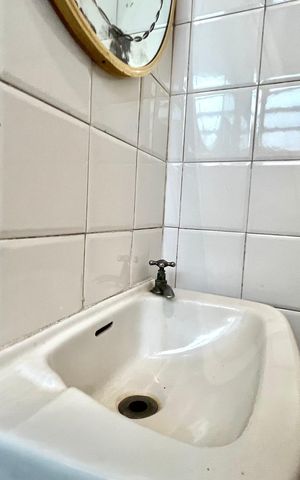 Casa à venda com 219m², 3 quartos e 2 vagas Casa à venda com 219m², 3 quartos e 2 vagasBanheiro de serviço