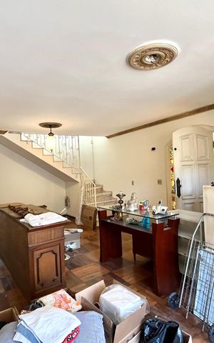 Casa à venda com 219m², 3 quartos e 2 vagas Casa à venda com 219m², 3 quartos e 2 vagasSala