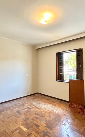 Casa à venda com 219m², 3 quartos e 2 vagas Casa à venda com 219m², 3 quartos e 2 vagasSuite