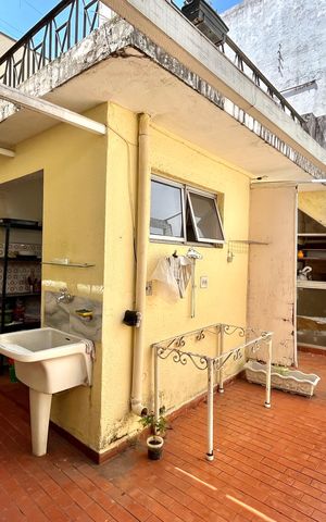Casa à venda com 219m², 3 quartos e 2 vagas Casa à venda com 219m², 3 quartos e 2 vagasQuintal