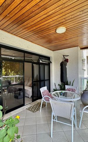 Apartamento à venda com 176m², 4 quartos e 3 vagas Apartamento à venda com 176m², 4 quartos e 3 vagasVaranda